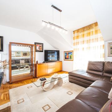 Maksimir, Bukovac, prekrasan 3s stan, 90m2, VPM i spremište 20 m2