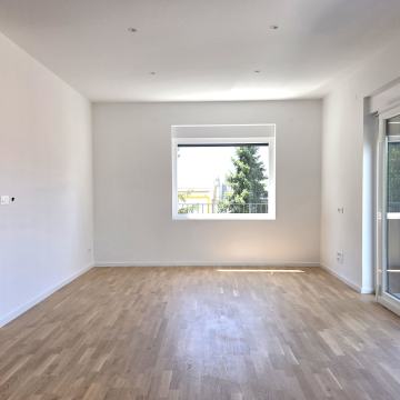 Maksimir, Laščina, novoadaptirani stan DB+2SS površine 83m2