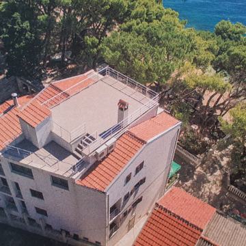 MALA DUBA - MAKARSKA RIVIERA–PRODAJA APARTMANA, odmah useljivi