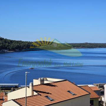 MALI LOŠINJ - Veliki stan s vrtom i pogledom na more
