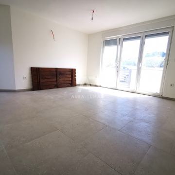 Apartman u Malinskoj s okućnicom i parkingom! ID 556