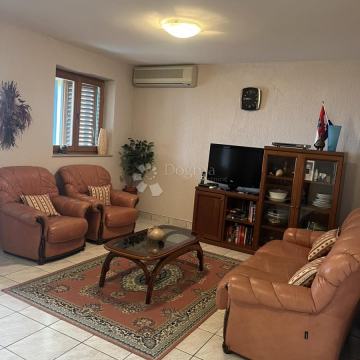 Malinska, apartman na sjajnoj lokaciji