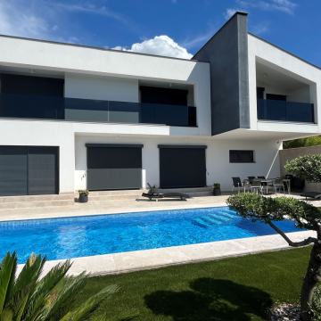 MALINSKA-LUKSUZNA VILLA S GRIJANIM BAZENOM I PREKRASNIM POGLEDOM (prod