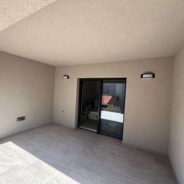 Mandre, Pag, 41,62 m2, 100 m od mora, vrt i 1 parkirn0 mjesto!