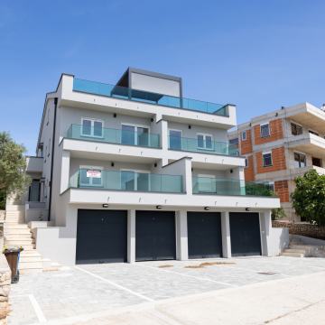 Mandre, Pag, apartman 100,32 m2, pogled na more