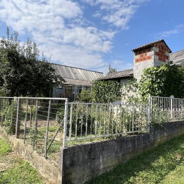 Manje seosko imanje Budrovci