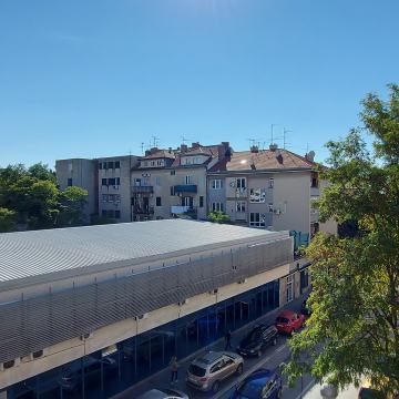 MANUŠ, BIOKOVSKA, DVOSOBAN KOMFORAN STAN 58 m2