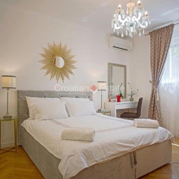 Manuš, blizina centra, renovirani dvosobni stan 72 m2