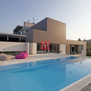 Markuševec-ekskluzivna vila s bazenima & reprezentativnim vrtom