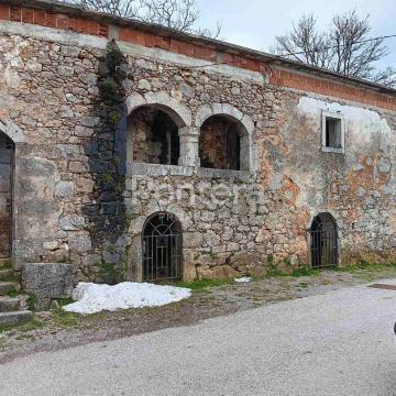 MATULJI, ZVONEĆA starina za kompletnu adaptaciju