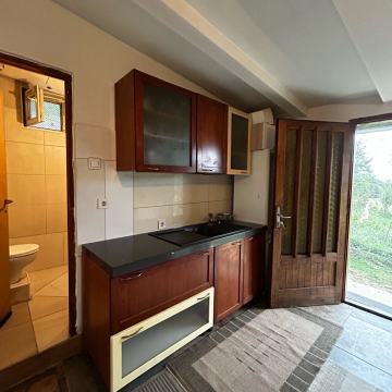 Miroševec - Garsonijera u prizemlju s parkingom!