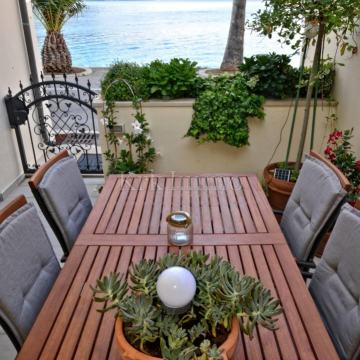 Moderan apartman prvi red do mora u Korčuli!