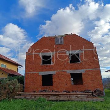 Nedovršena kuća: Lipik, Školska ulica,  300.00 m2