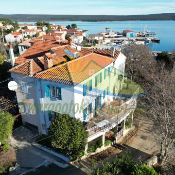 NEREZINE - Šarmantna kuća blizu mora