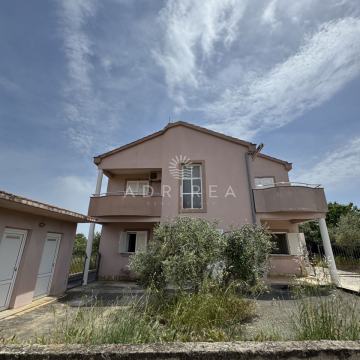 Neviđane, kuća na prodaju