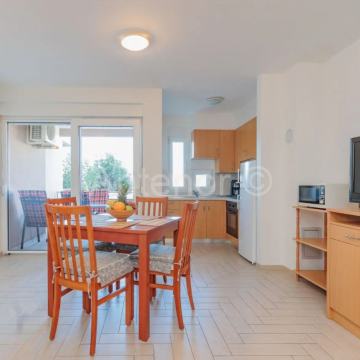 NIN - jednosoban stan - 250 m do mora i centra