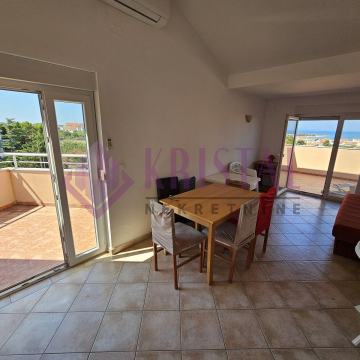 Novalja, 3-s namješten apartman 59 m2, 3.kat