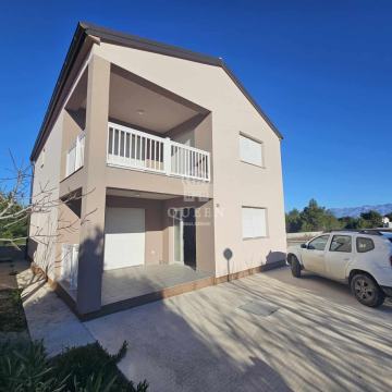 Novogradnja, samostojeća kuća sa 2 apartmana