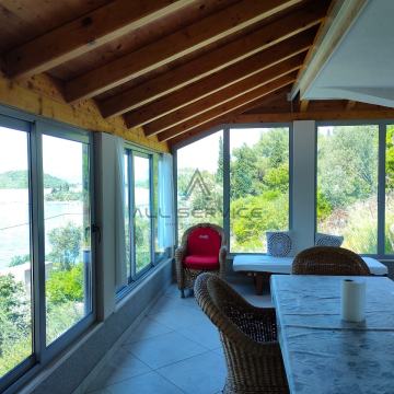 Obiteljska kuća, 20 metara od mora!