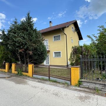 Obiteljska kuća na odličnoj lokaciji u Samoboru