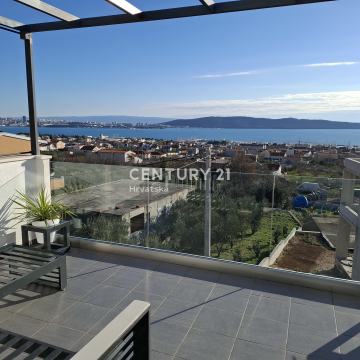 3 stana + pogled na more + dodatni potencijal – ODLIČNA PRILIKA!