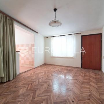 Osijek, Donji grad, kuća s dvorištem za adaptaciju 236 m²
