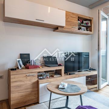 Osijek, Jednosoban stan s loggiom i spremištem, 35 m2