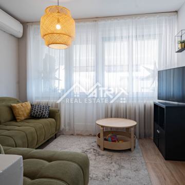 Osijek, trosobni 59 m², 2 balkona, centar