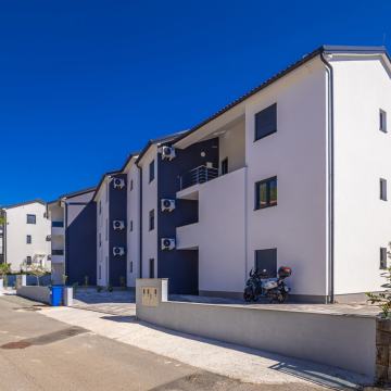 OTOK KRK, ČIŽIĆI - Trosobni apartman na prvom katu s pogledom na more