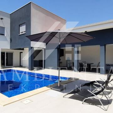 Otok Pag, Povljana, odlična nova moderna vila s bazenom