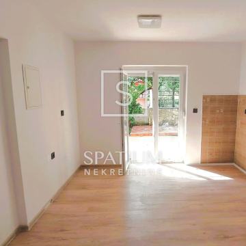 OTOK RAB, KAMPOR, DVOSOBAN STAN U BLIZINI MORA