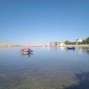 PAG, građevinsko zemljište 90m od mora