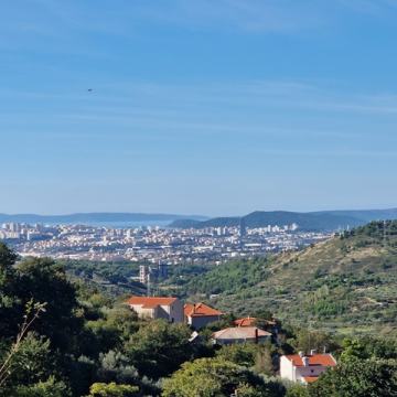 Parcela u Klis Kosi 640m2, otvoren pogled