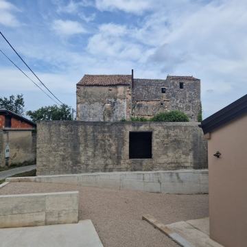 PAŠMAN : Stara kamena kuća u nizu, 165 m2