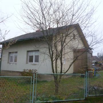 Petrinja, Kuća za renovaciju u Sisačkoj ulici, 54m