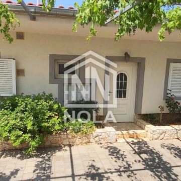 PIROVAC- KUĆA SA TRI STANA