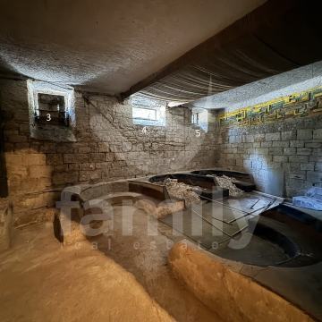 SUTEREN SA MOGUĆNOŠĆU PRENAMJENE NA ODLIČNOJ LOKACIJI