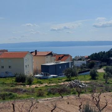 PODSTRANA- 3 STANA- 11 SOBA +GARAŽA+ 2 PODRUMA