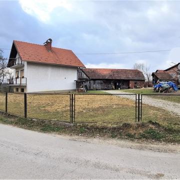 Pojatno, kuća od 70m2 i gospodarska zgrada od 212m2