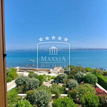 Poljana - PRVI RED DO MORA vrhunska villa! 1250000€