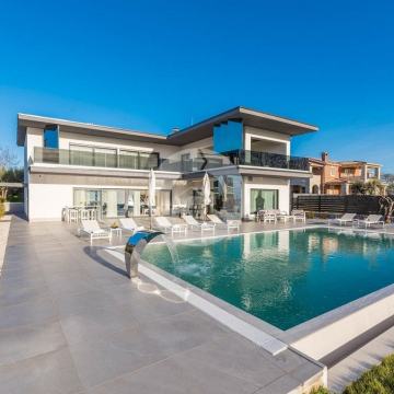 Poreč - Luksuzna dizajnerska vila sa panoramskim pogledom na more!