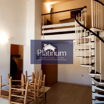 POREČ, OKOLICA, 41m2  2 KAT, 150M OD MORA