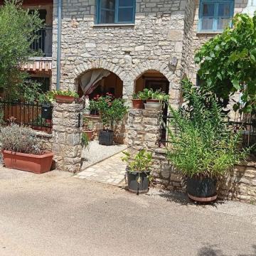 Poreč okolica, autohtona istarska kuća u nizu, 105 m2