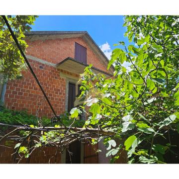 Posedarje, kuća u zelenilu blizu plaže