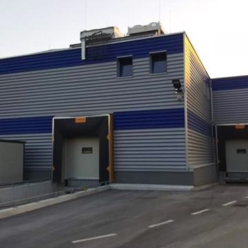 Nova poslovna hala sa više rashladnih komora, 10 km od Poreča