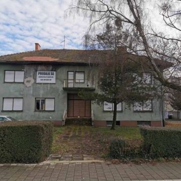 Poslovna zgrada površine 600m2 neto + parkiralište 1500m2