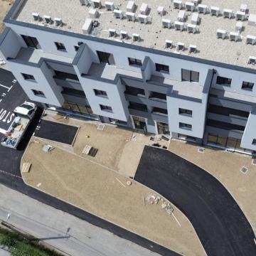 Izložbeno-prodajni-uredski poslovni prostor: Zagreb (Jankomir), 464m2