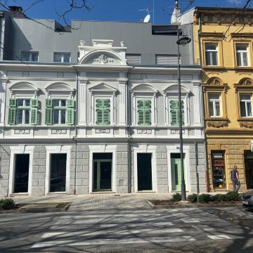 Poslovni prostor: Crikvenica, ulični lokal, 90 m2