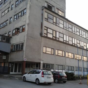 Karlovac, Mala Švarča, zgrada Jugoturbine, posl.pros 645 m2, za adapta