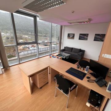 Poslovni prostor: Rijeka, uredski, 32 m2